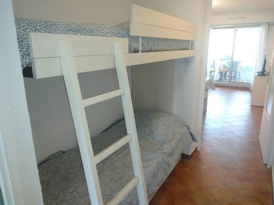 Capri Apartman Saint-Elme Kültér fotó